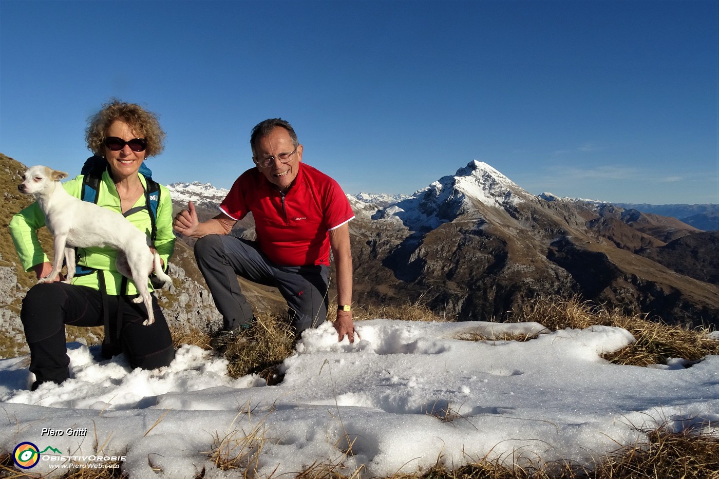 46 Dalla cresta di Cima Menna il maestoso Pizzo Arera.JPG